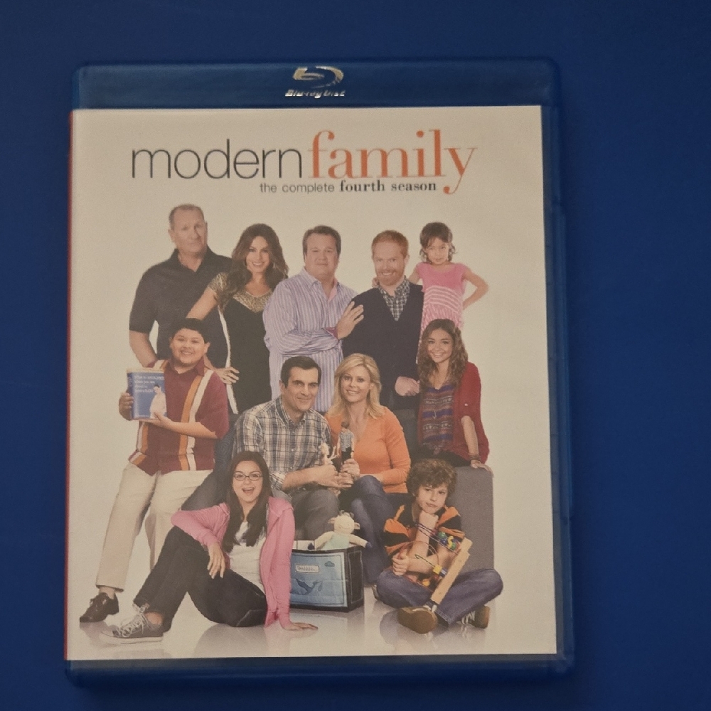 Modern Family Complete Fourth Season Blu-ray
